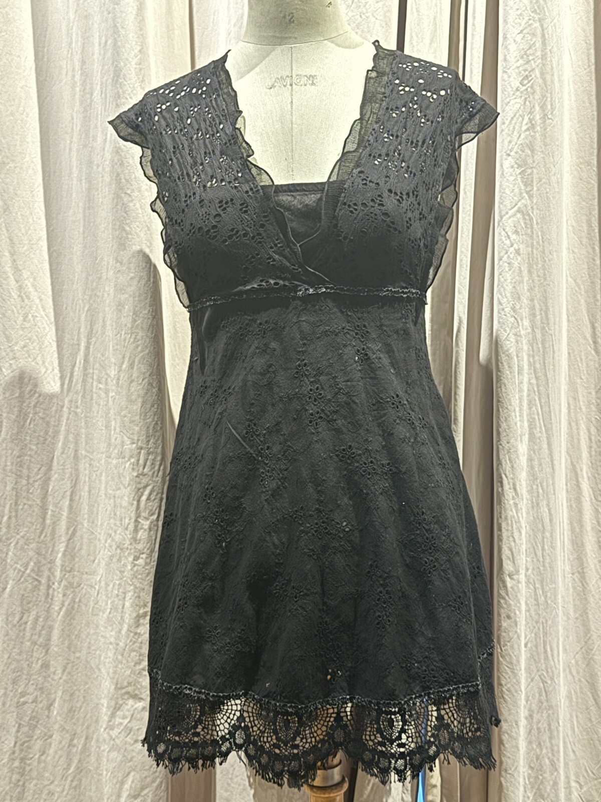 Vintage Ann Ferriday stock Silk Trimmed cotton eyelet lace tunic or mini M