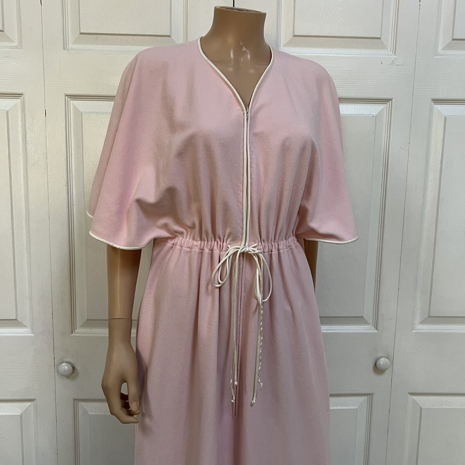 70-s Vanity Fair Pink Robe Drawstring 3/4 Zip Size M