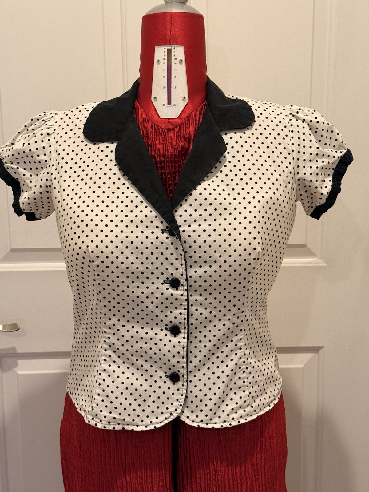 Women’s vintage 2000’s Heartbreaker/Heart Of Haute XL short Sleeve Button Up Top