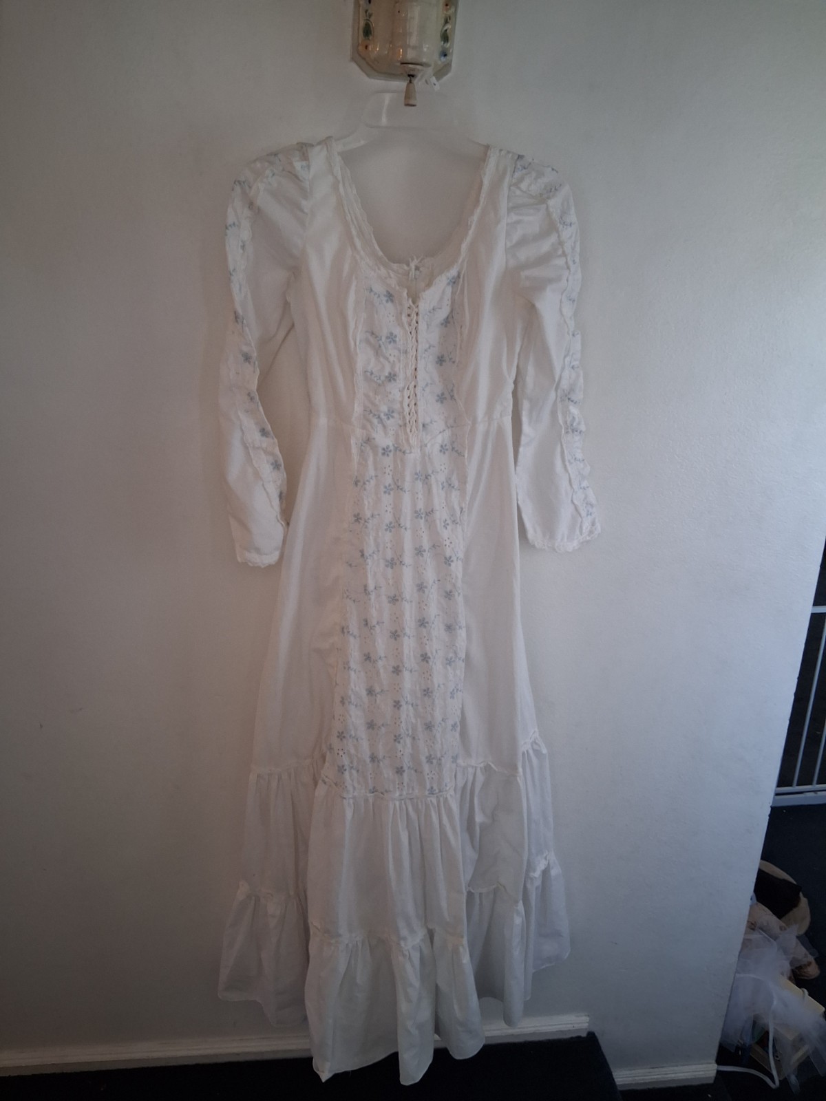 Vintage 70s Prairie Lace Up Embroidered Gunne Sax Dress Size 5 See Measurements
