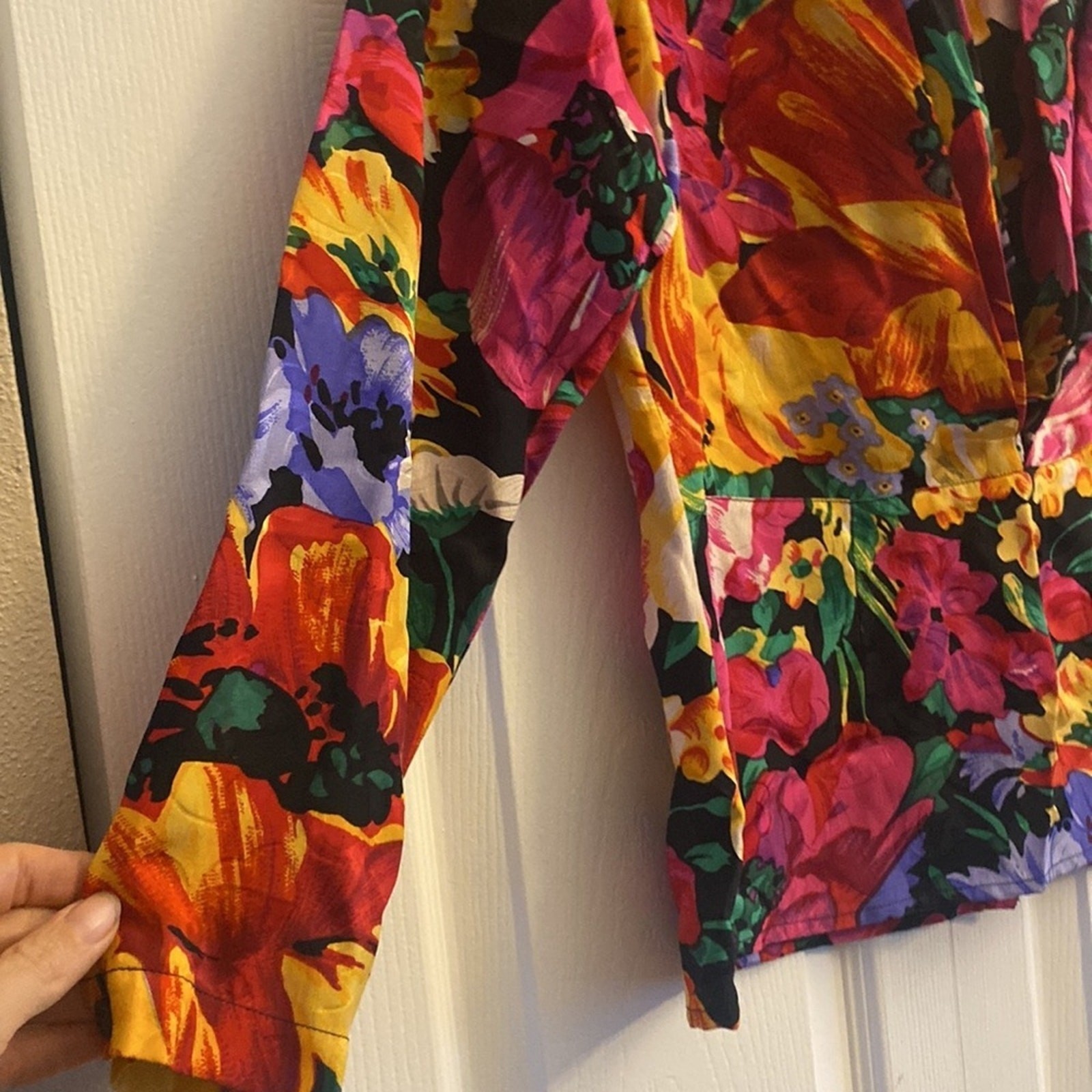 Collections by Michelle Stuart Vintage Floral Silk Blouse Size 8 Multicolor