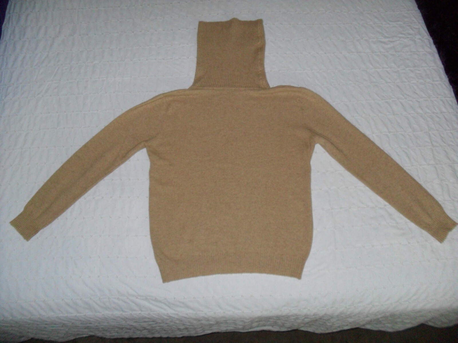Vintage Robert Maynard For Lords & Taylor 100% Cashmere Tan Turtle Neck Sweater