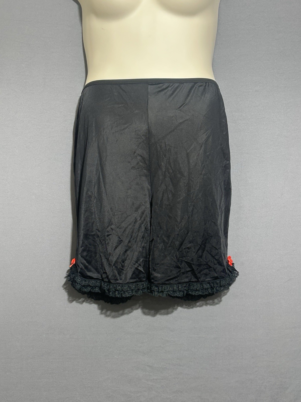 Vanity Fair Petipants Lounge Shorts Sz 7 Black Lace Trim Red Bows