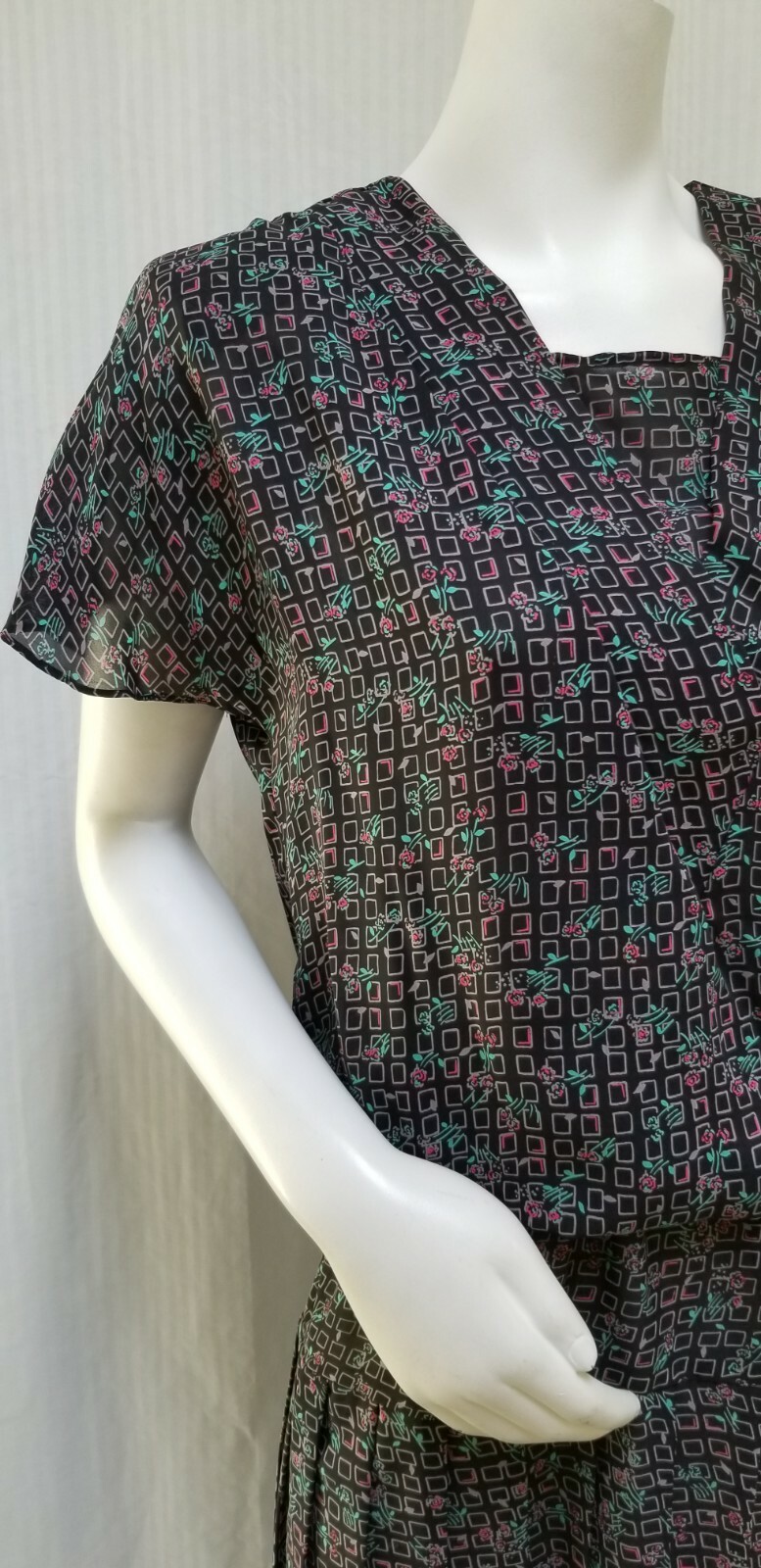 Vintage 80/90’s Perceptions Black Geo Floral Print DRESS Pleated Skirt – Size M