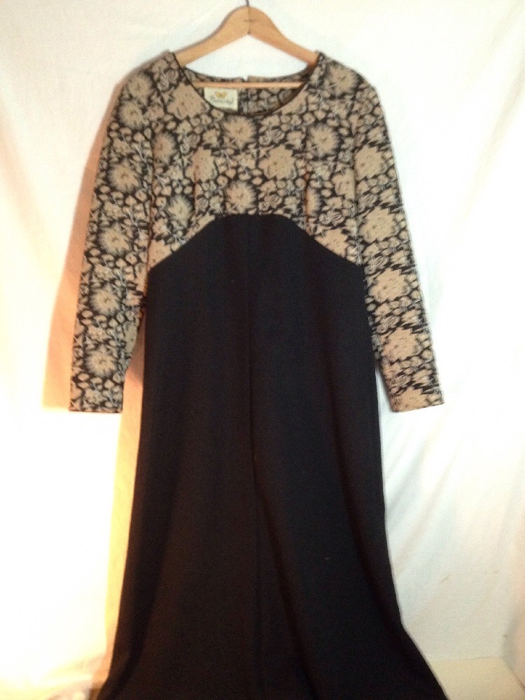 Vintage Flutterbye Maxi Dress Size M Gold Damask Floral Pattern Midcentury