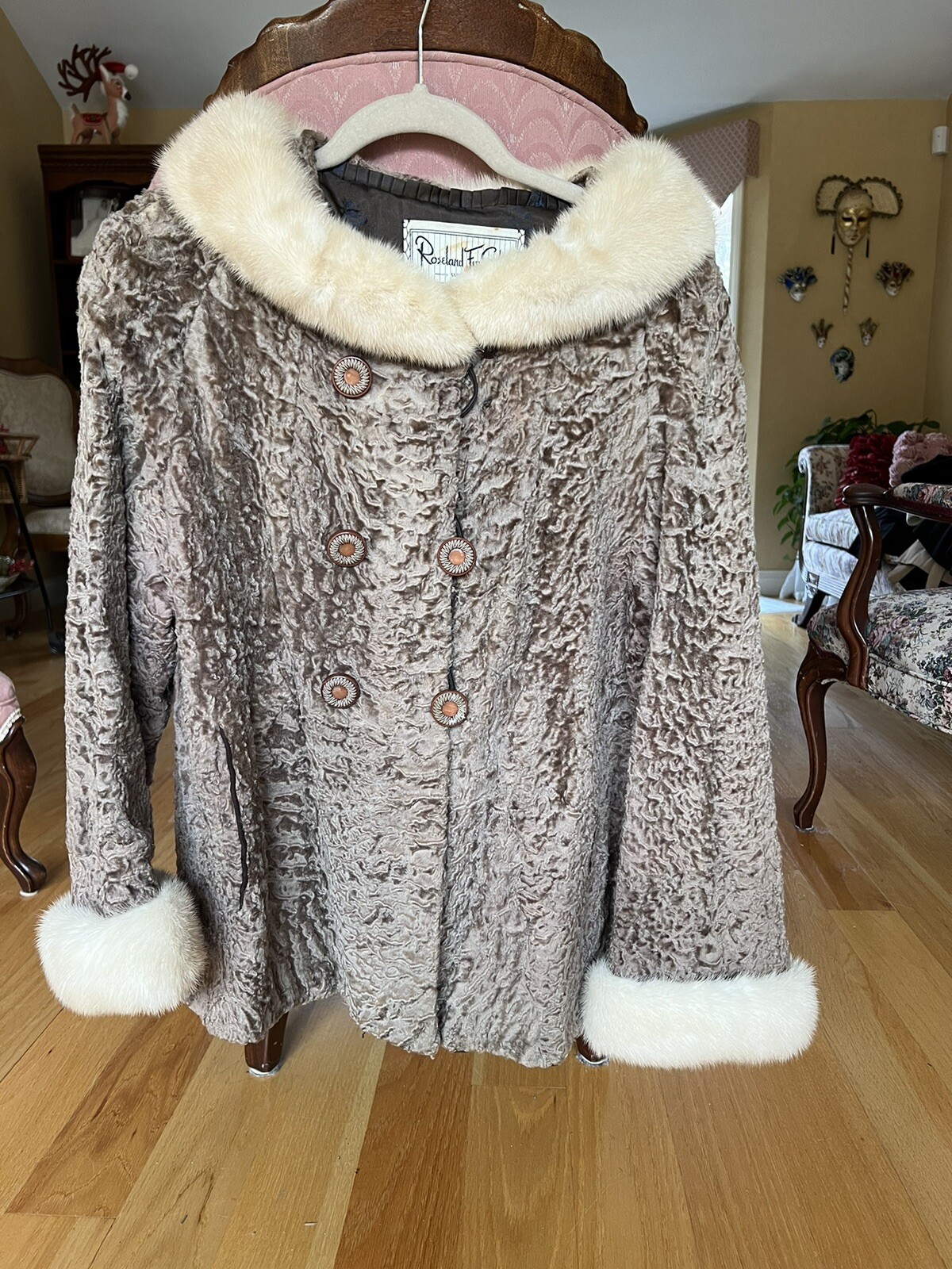 PERSIAN CURLEY LAMB COAT WITH MINK COLLAR AND CUFFS. Vintage. Size Small