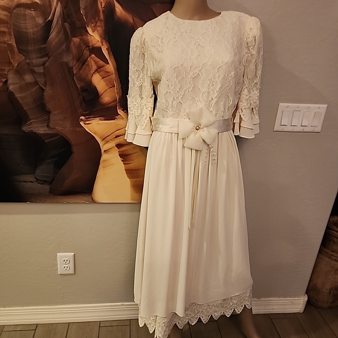 Vintage 80s Ursula of Switzerland Cream Wrap Front Formal Dress Size 6