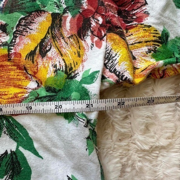 Vintage 80s/90s cotton floral cottage core tee shirt granny flower power