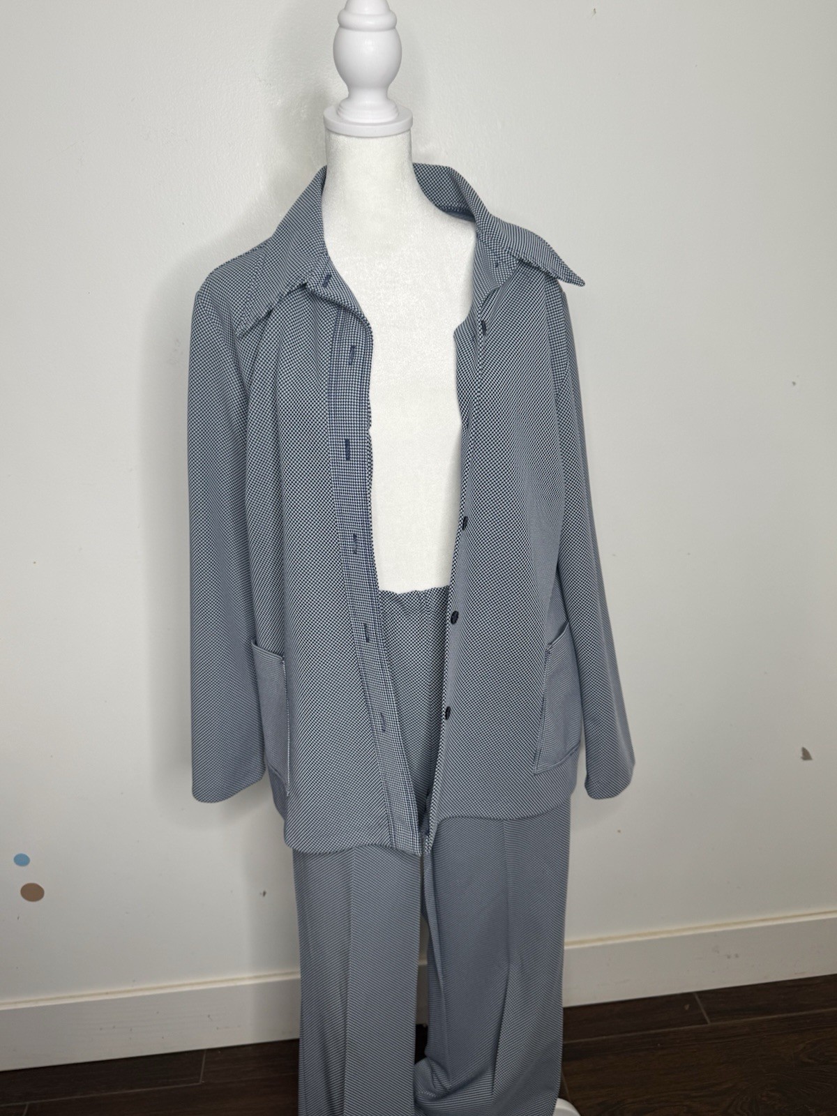 Vtg Size 18 Pant Suit Grey Poly Blazer Button Top and Pants