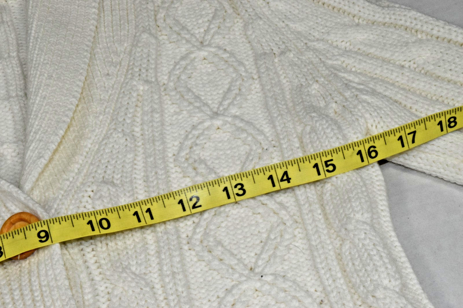 Vintage Cardigan Sweater Changing Scene Size S 80s White Cable Knit Wood Buttons