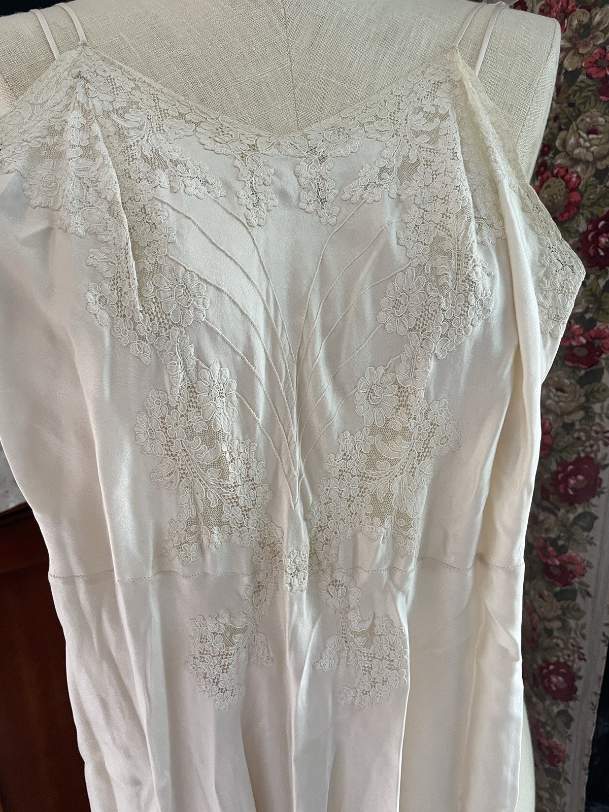 Vintage 1930s–1940s 100% Silk Ivory Mid Length Slip / Bias Lace French Lingerie