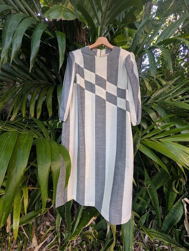 vintage 80s geometric dress made in USA Maclane union tag gray white long sleeve