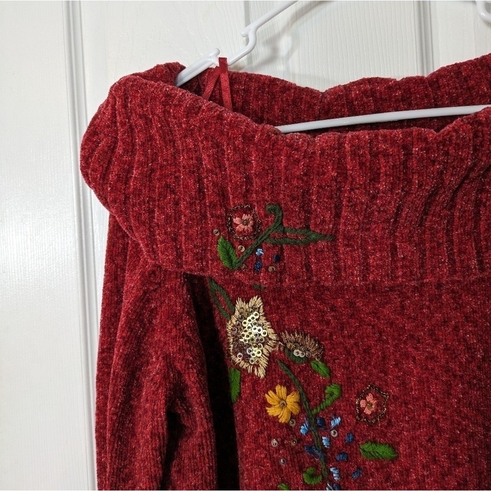 Vintage Essentials by Maggie Red Floral Sequin Embroidery Sweater Size 14/16