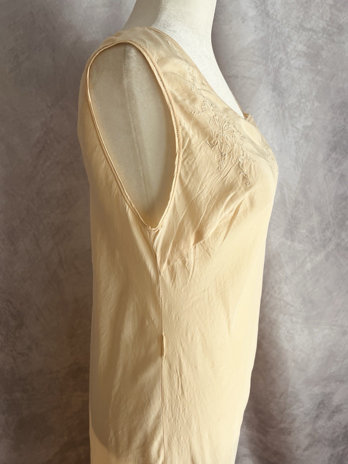 Vintage 1920s/30s Pink Silk Nightgown Embroidered Neckline Full Length Bias Cut