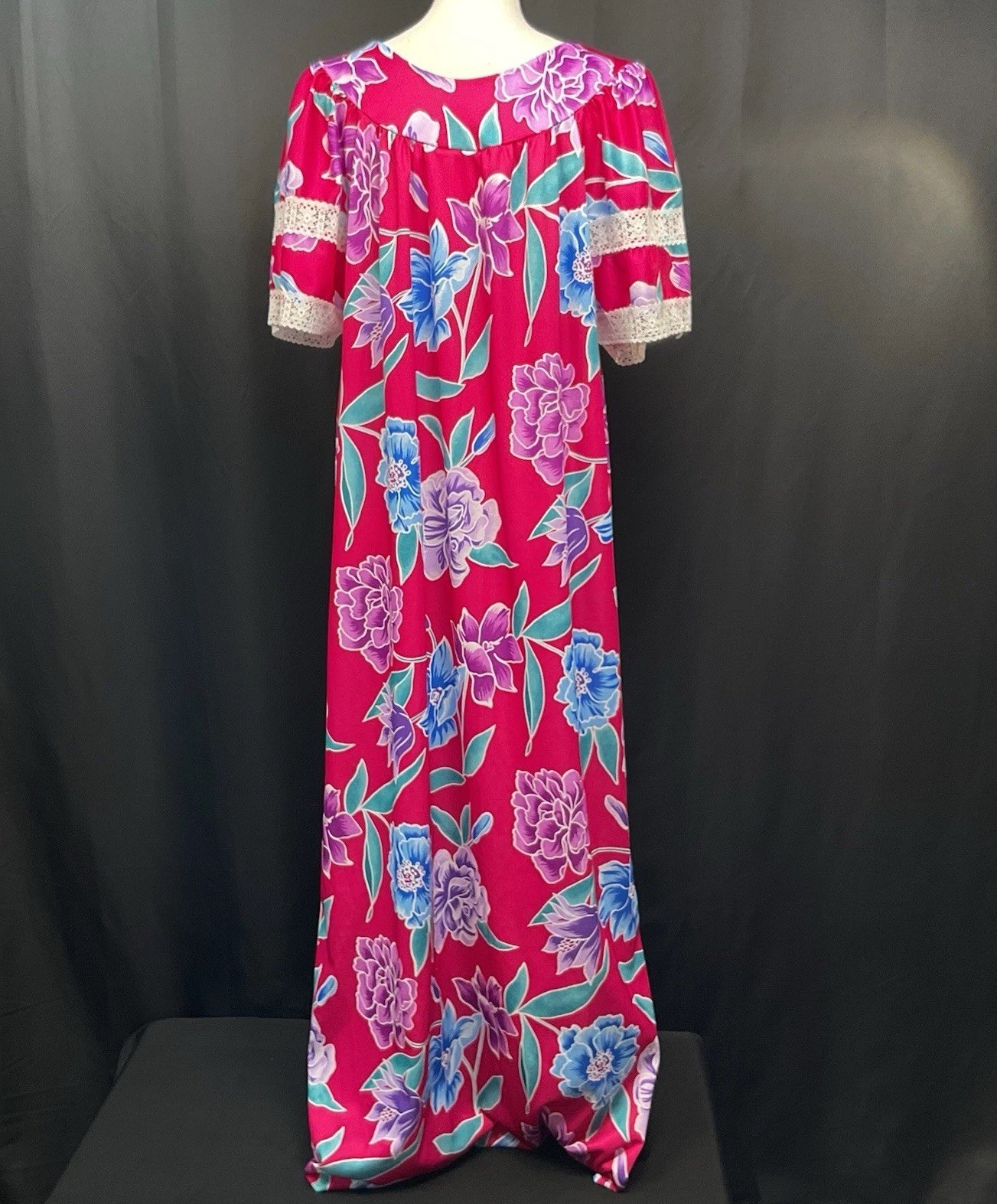 Fabulous Vintage Hawaiian Muumuu Floral Tropical Maxi Dress Mrs Roper Large Lace