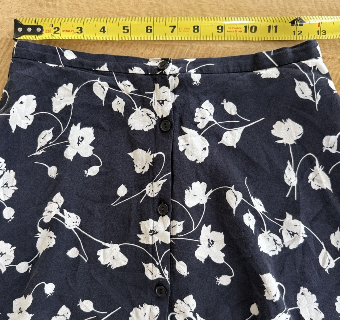 Ann Taylor 100% Silk Floral Button Front Midi Skirt Black Ivory Women Size 6 EVC