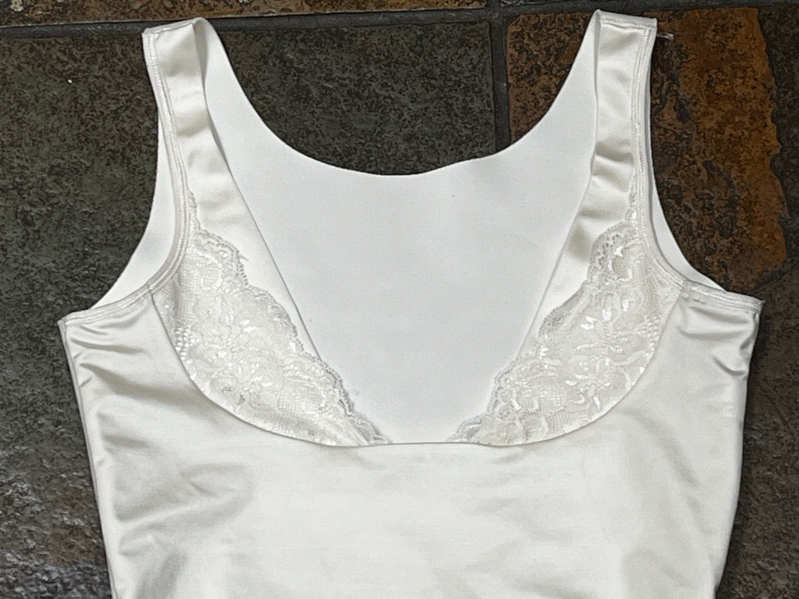 324 Maidenform Flexees Medium Ivory WYOB Firm Control Full Shaper Skirt #FL1269