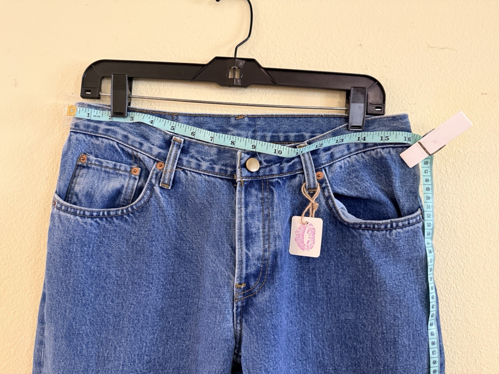 Vintage Levi’s Flare Leg Medium Wash Size 32×30 See Pictures