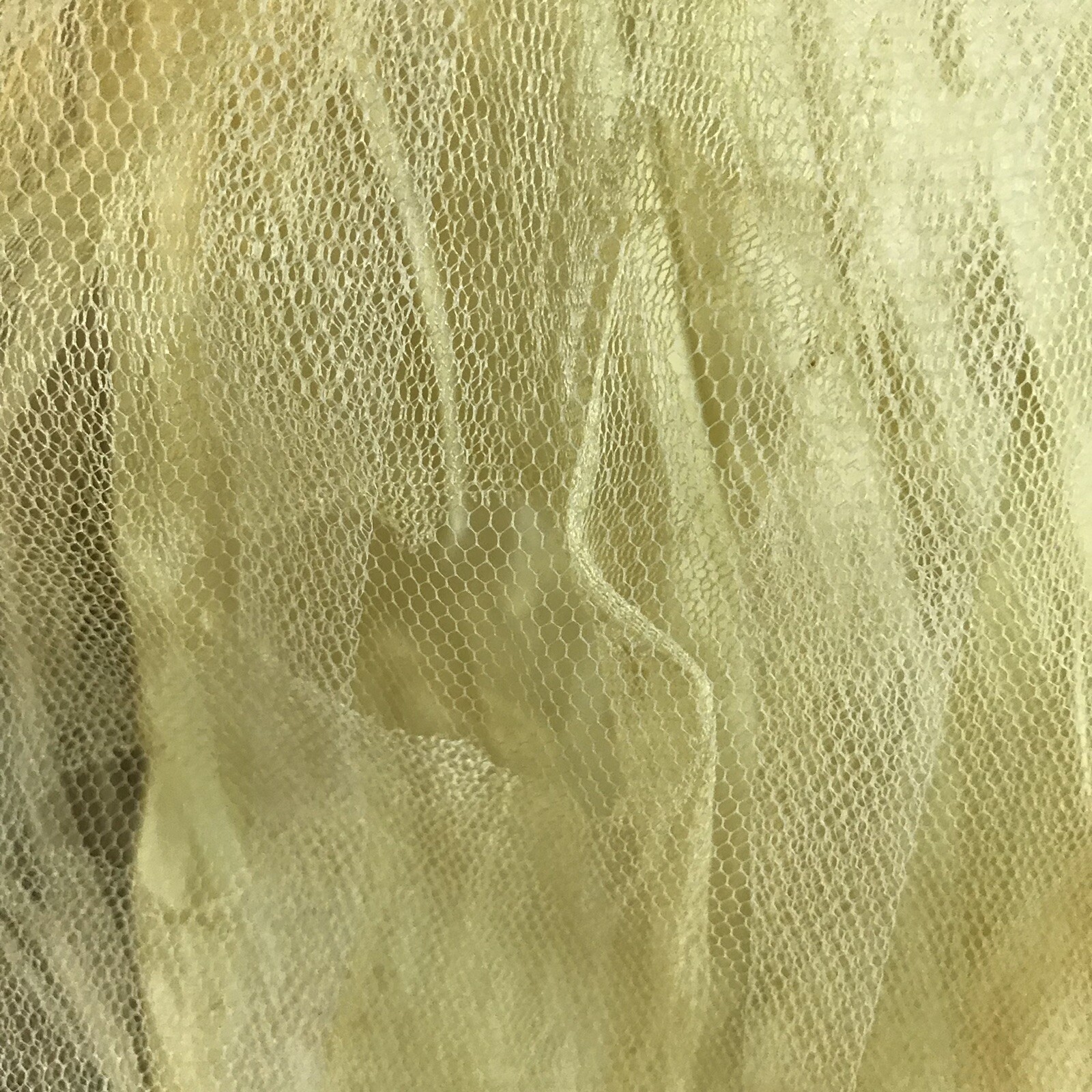 VINTAGE CIRCA 1950’S YELLOW TULLE & TAFFETA PARTY DRESS WITH FLOWER SZ SM