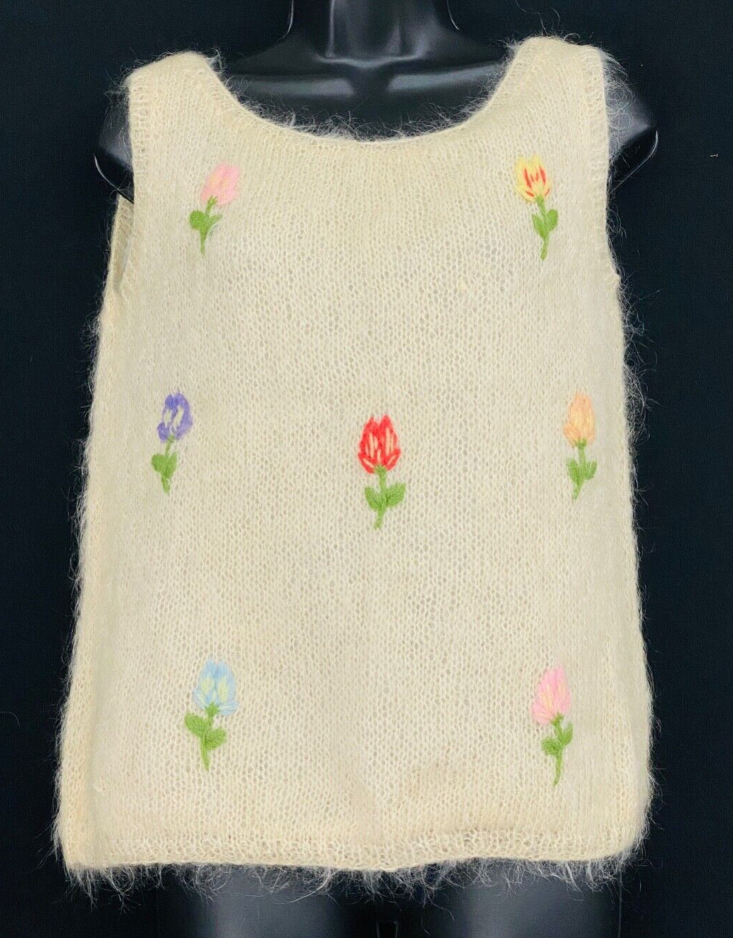 Vintage 1950s white embroidered top, floral sleeveless mohair wool flowers M L