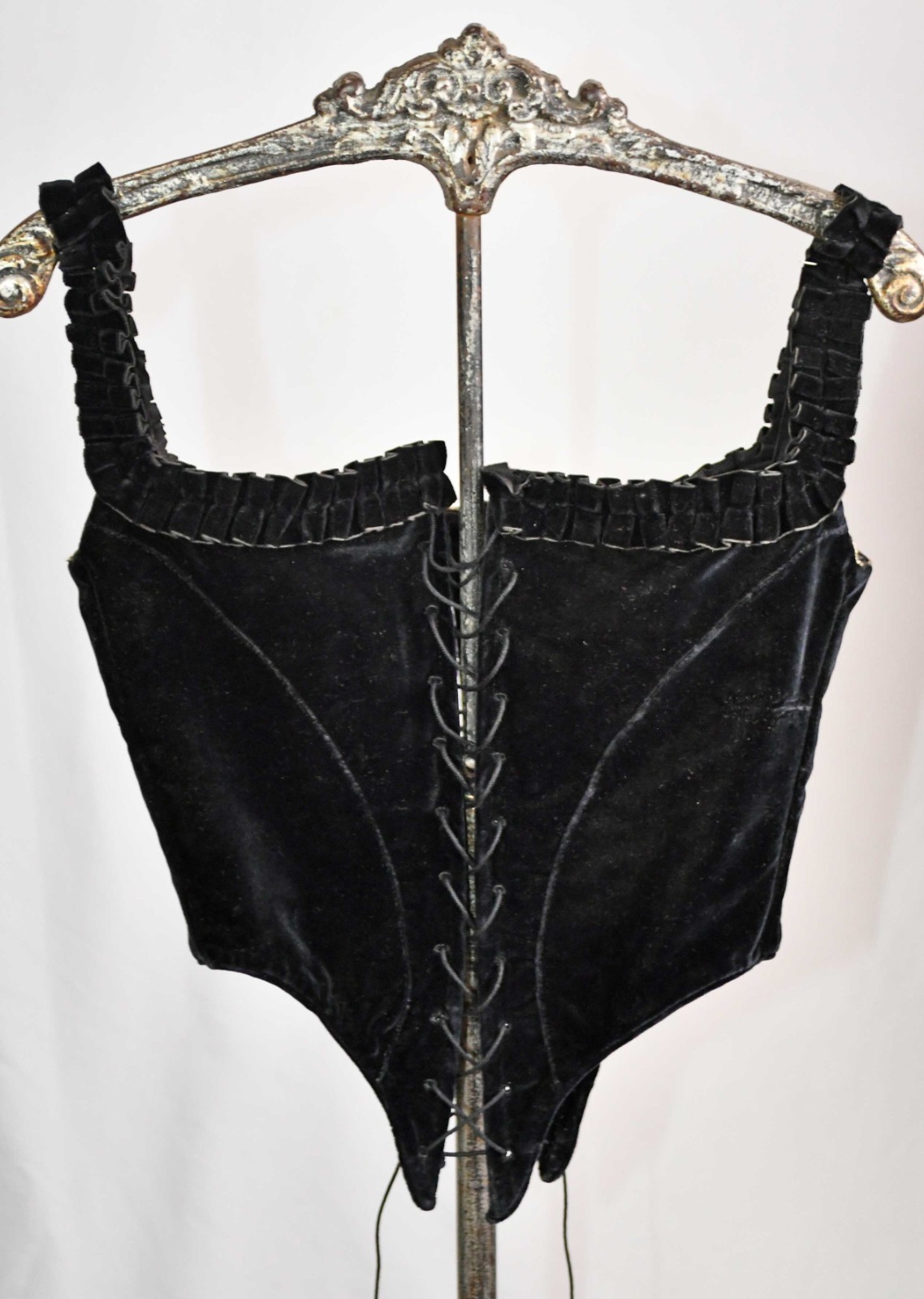 VICTORIAN TRAINED VISITING DRESS, 3 PC VELVET OUTFIT, 1880s, MUSEUM DEACCESSION