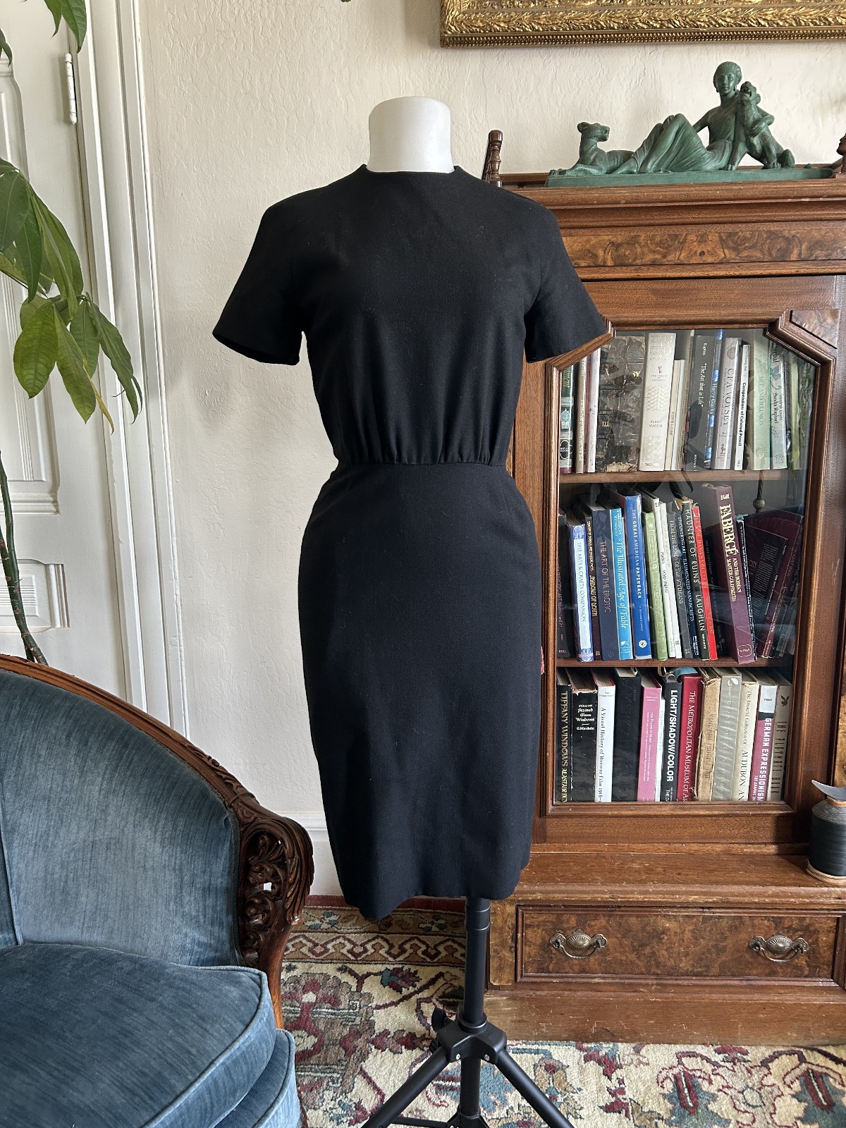 Vintage 1950s Black Wool Wiggle Dress XS Short Sleeve Sheath Cocktail Midi 25W