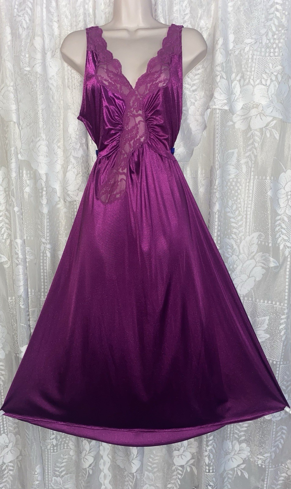 VTG L XL WINE Famous Bodies Nightgown Negligee w Lace Olga esque slight train