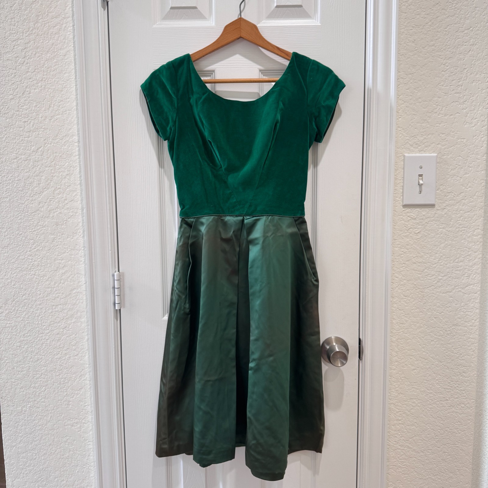 Vintage 50s 60s Emerald Green Velvet Satin Party Cocktail Dress Big Bow Back XS