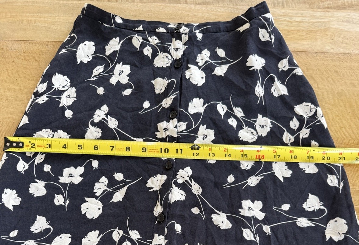 Ann Taylor 100% Silk Floral Button Front Midi Skirt Black Ivory Women Size 6 EVC