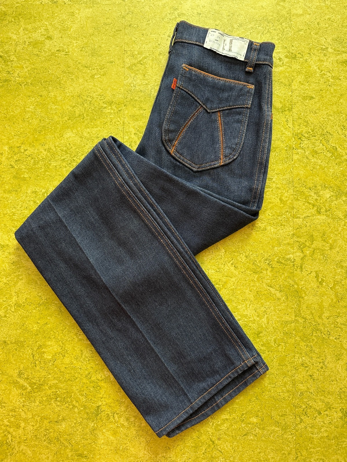 Vintage NOS Orange Tab Levi’s 1980s Made in USA Dark Wash Straight Leg 29X34