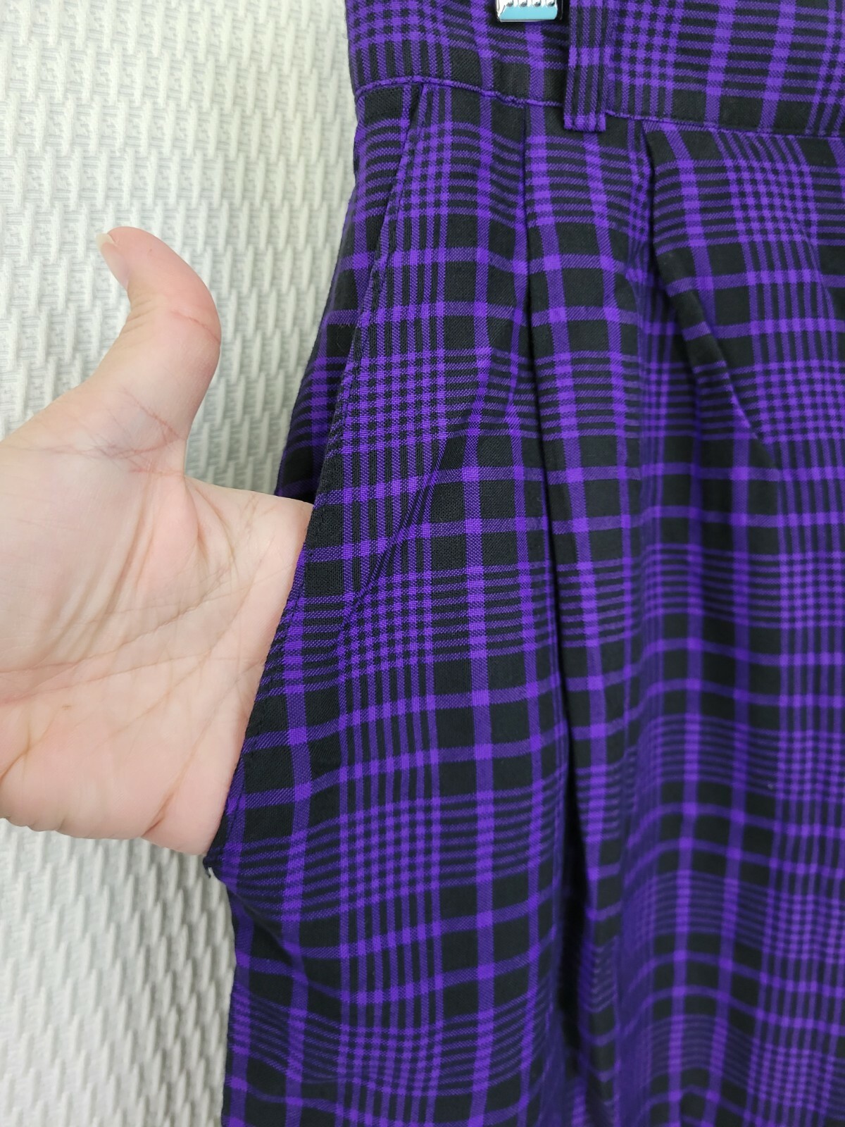 Vtg Maggie Lawrence High Waisted Pleated Shorts in Purple & Black Plaid Size 6