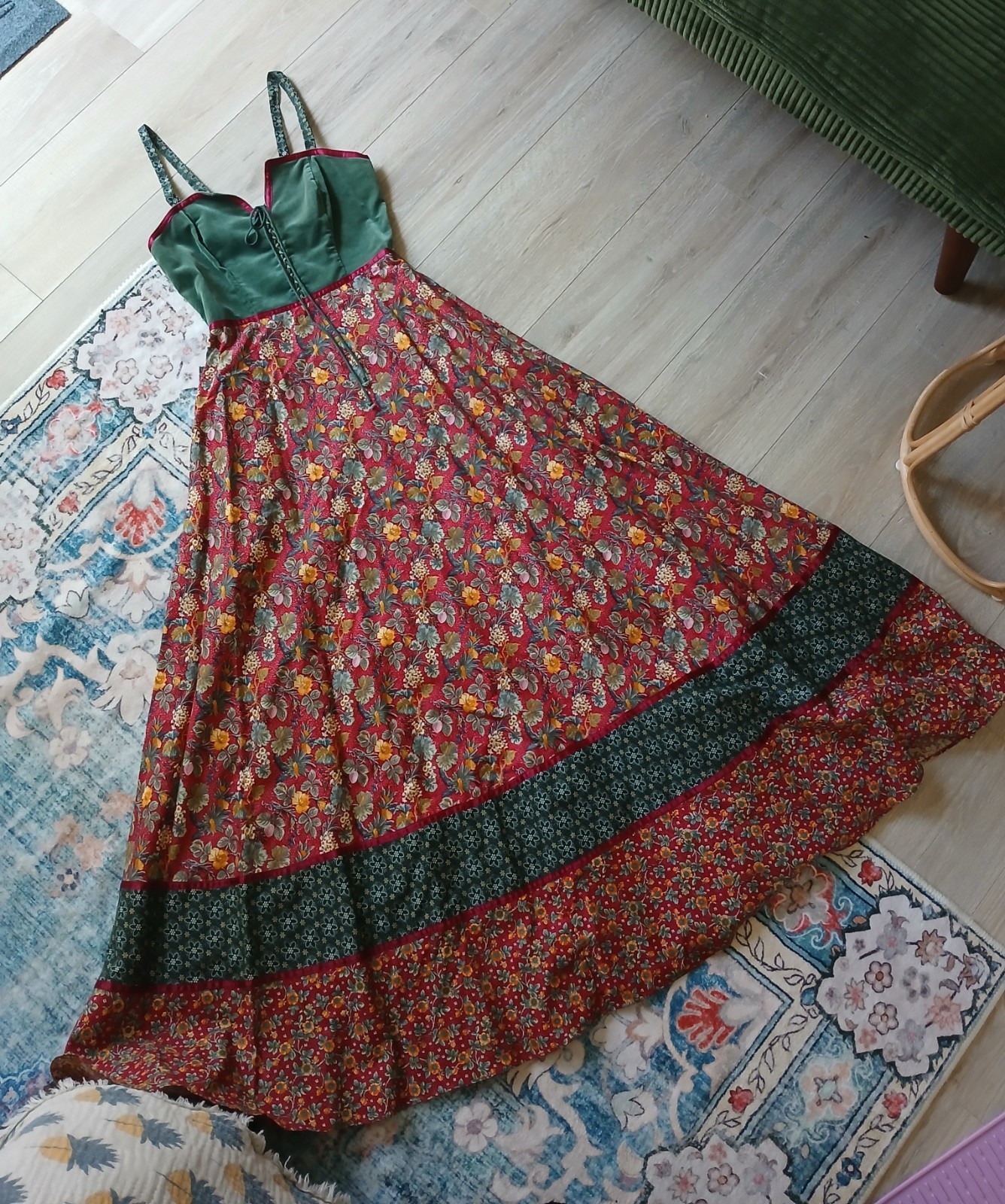 Gunne Sax size 7 green velvet and red Floral Prairie Vintage 70’s Maxi sundress