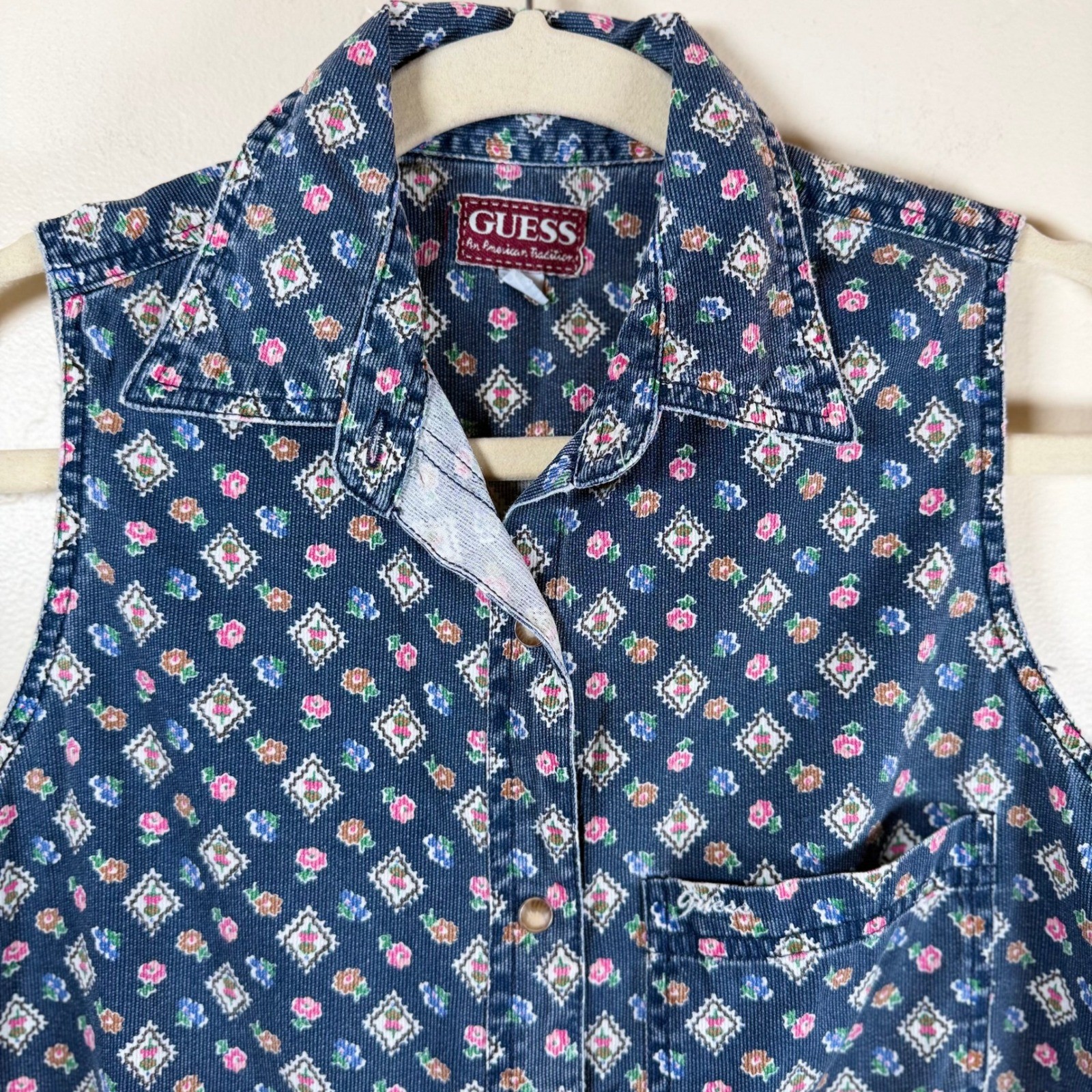 VTG Guess USA Sleeveless Snap Front Top Women’s Small Blue Floral Cotton Western