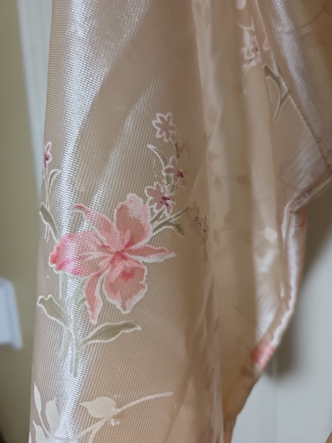 Vintage 1960s Shiny Floral Kimono At Home Wear Laurel Long Robe Size 16/18 Lily