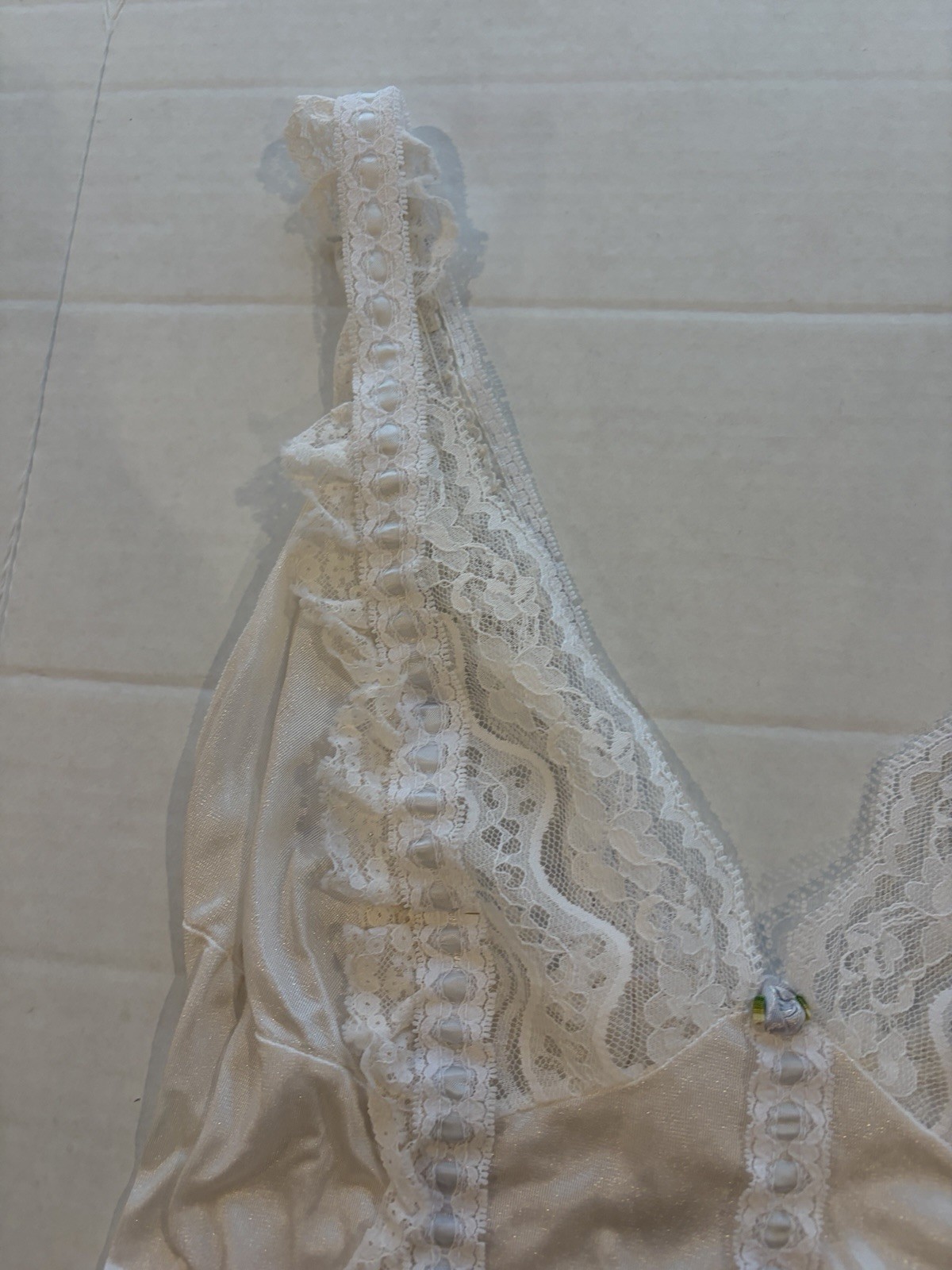 Tosca White Lace Vintage Camisole with White Trim Regular Size M Style 9408