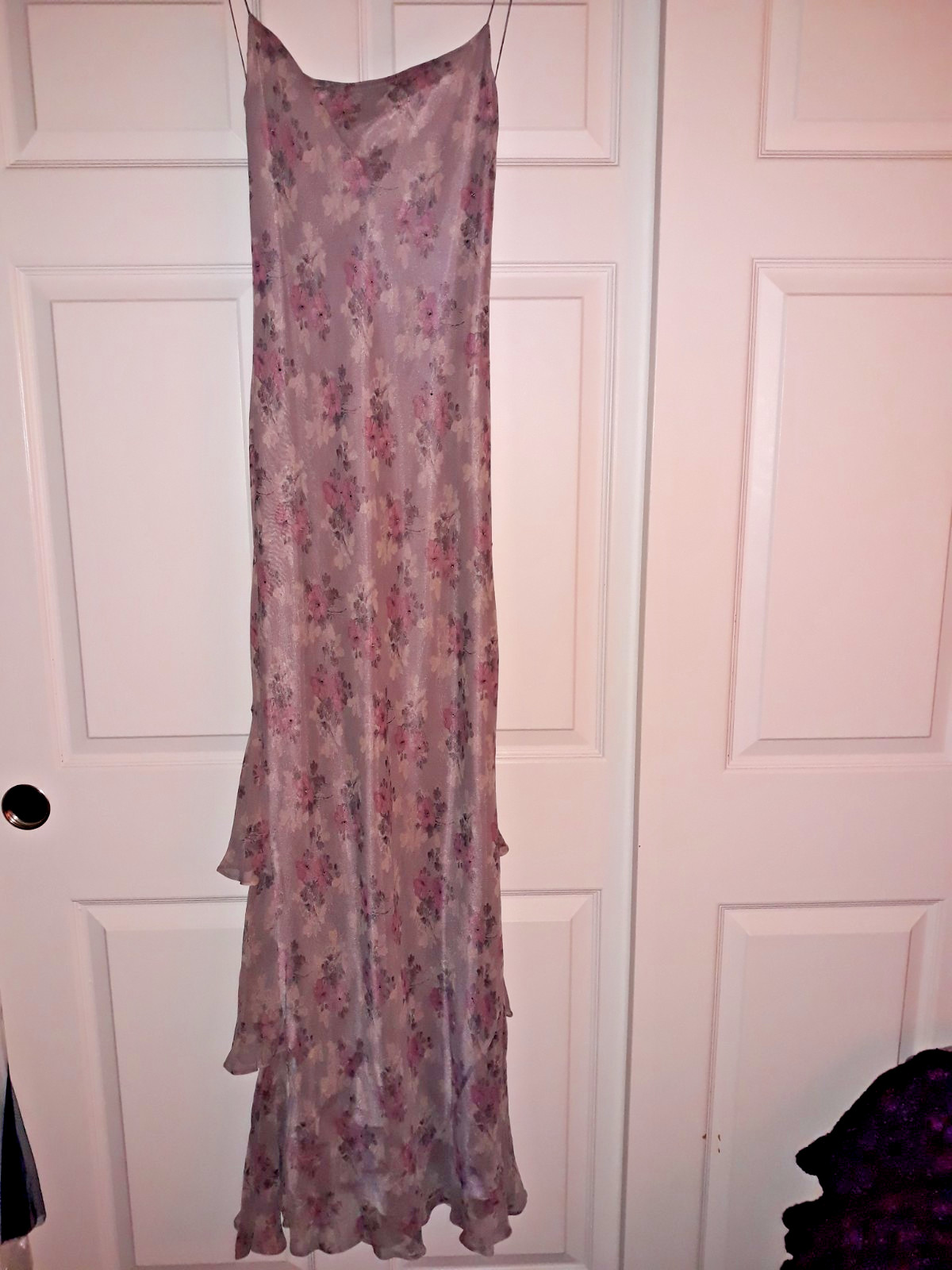 Exquisite Vintage LAUNDRY Lavender Floral Maxi with Rhinestone & Ruffle Back 6