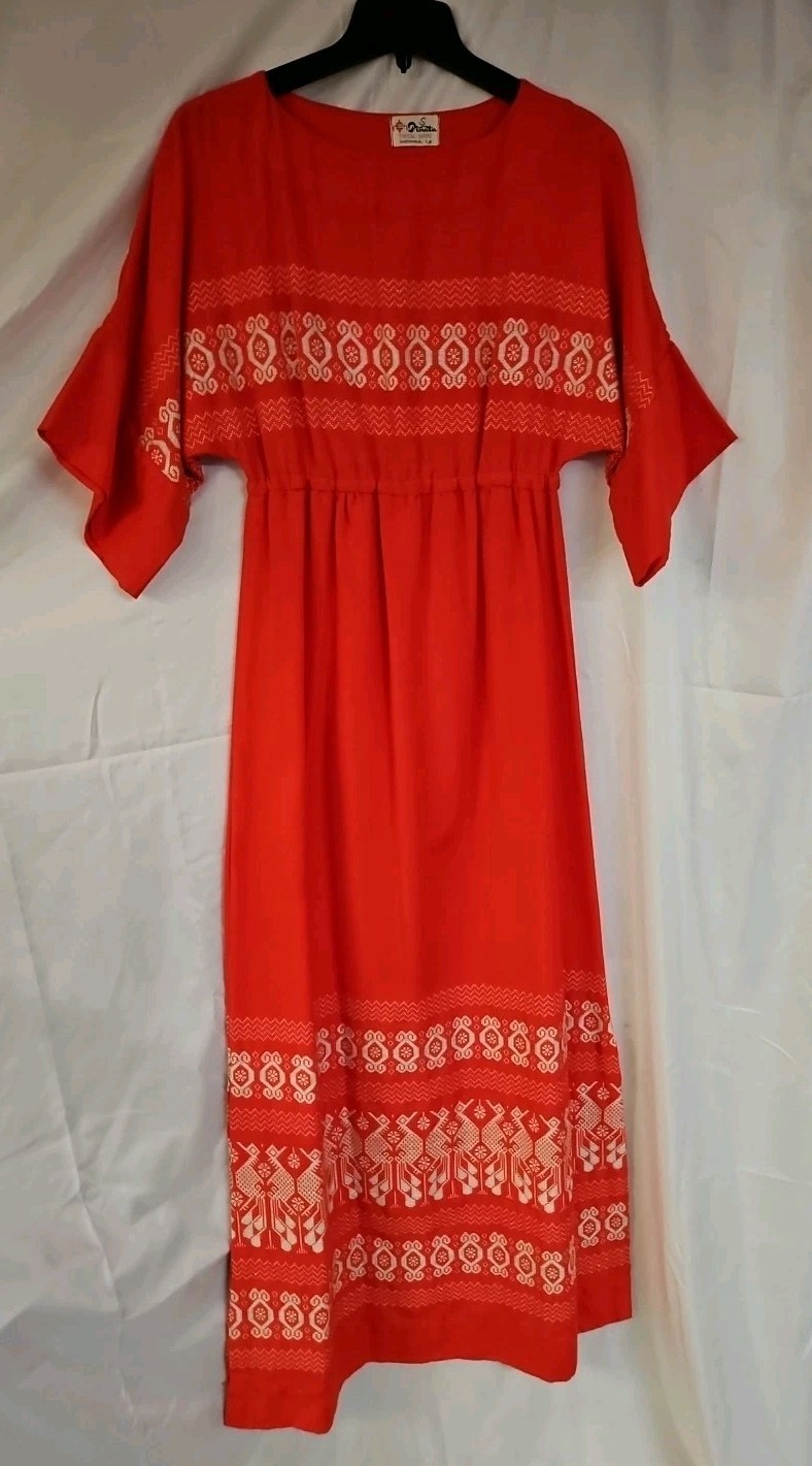 Vintage Embroidered Floral Women’s Size Small Made By Pinata Shop Guatemala,C.A.