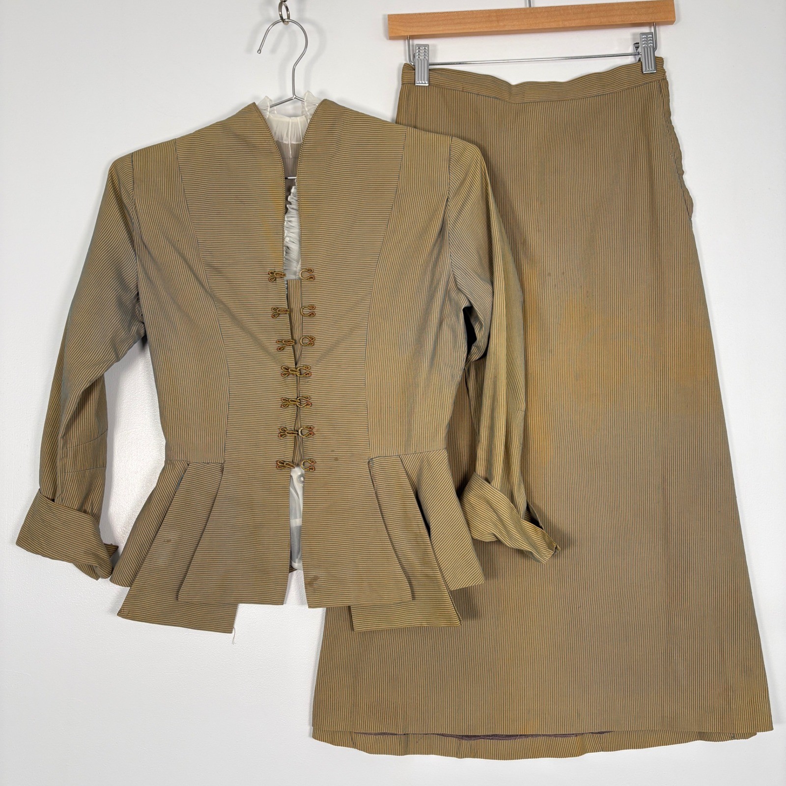 I. Magnin Women 3 Piece Skirt Suit Set S Tan Blue Striped 50s New Look Vintage