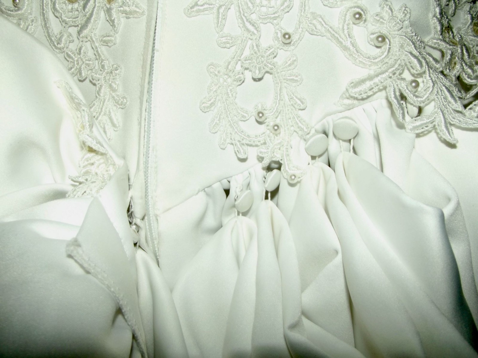 Vintage Michaelangelo Wedding Dress 12 White train bustle lace beaded cap sleeve
