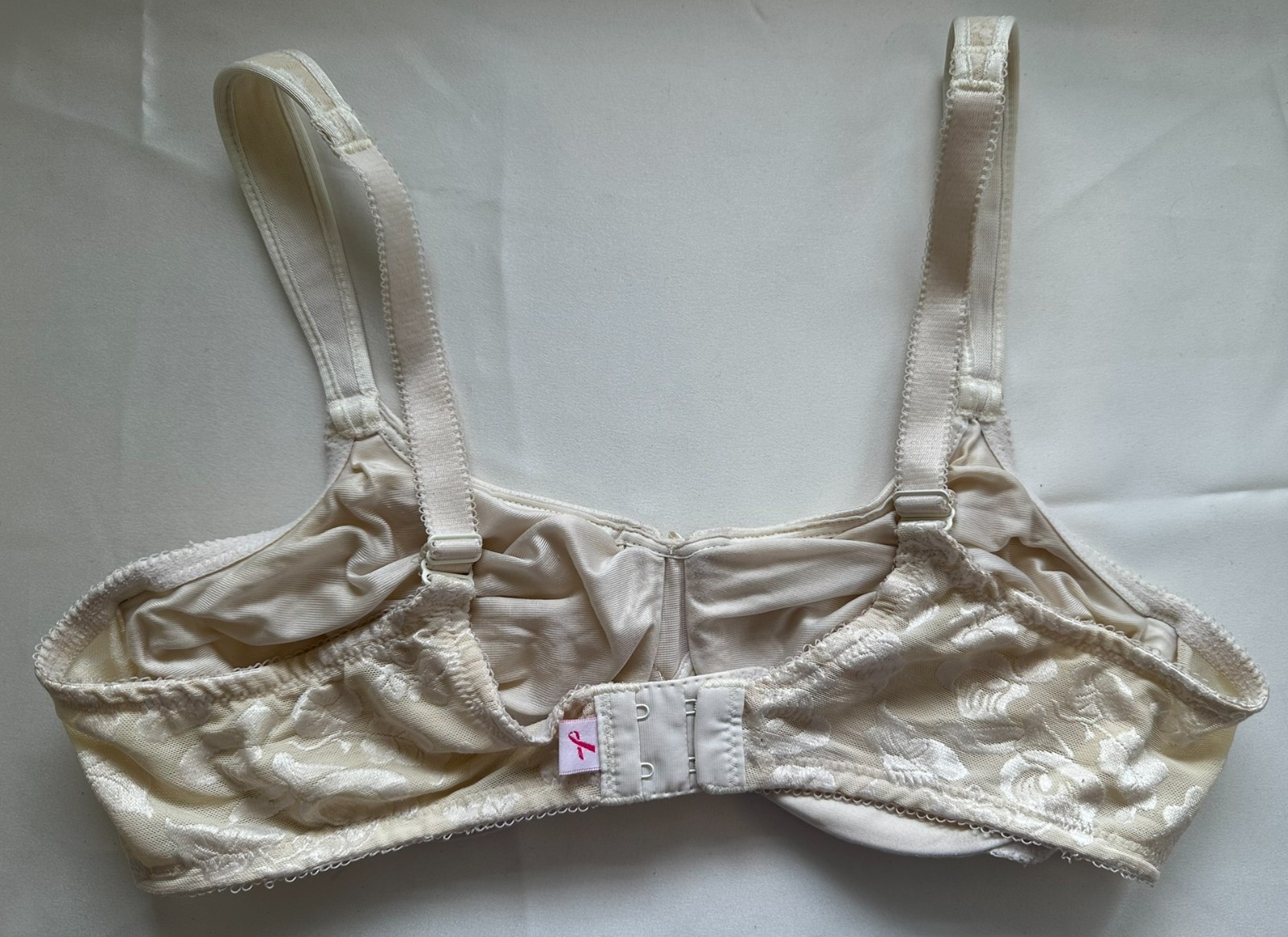 Vintage Wacoal Ivory Bra Underwire Floral Print Back Hook Size 38C