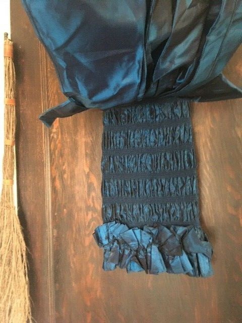 True Vintage 1980s L A Glo Shimmery Midnight Blue Stretch Tube Dress w/Big Bow
