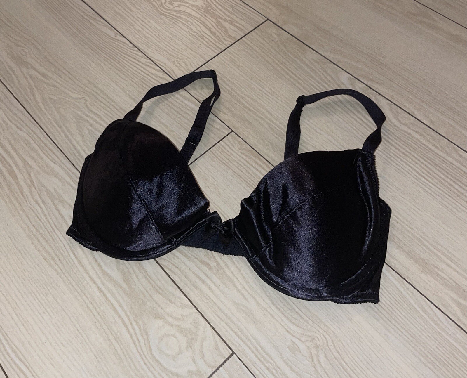 Vintage Victorias Secret 1277 Second Skin Satin Plunge Push Up Bra UW 36B Black