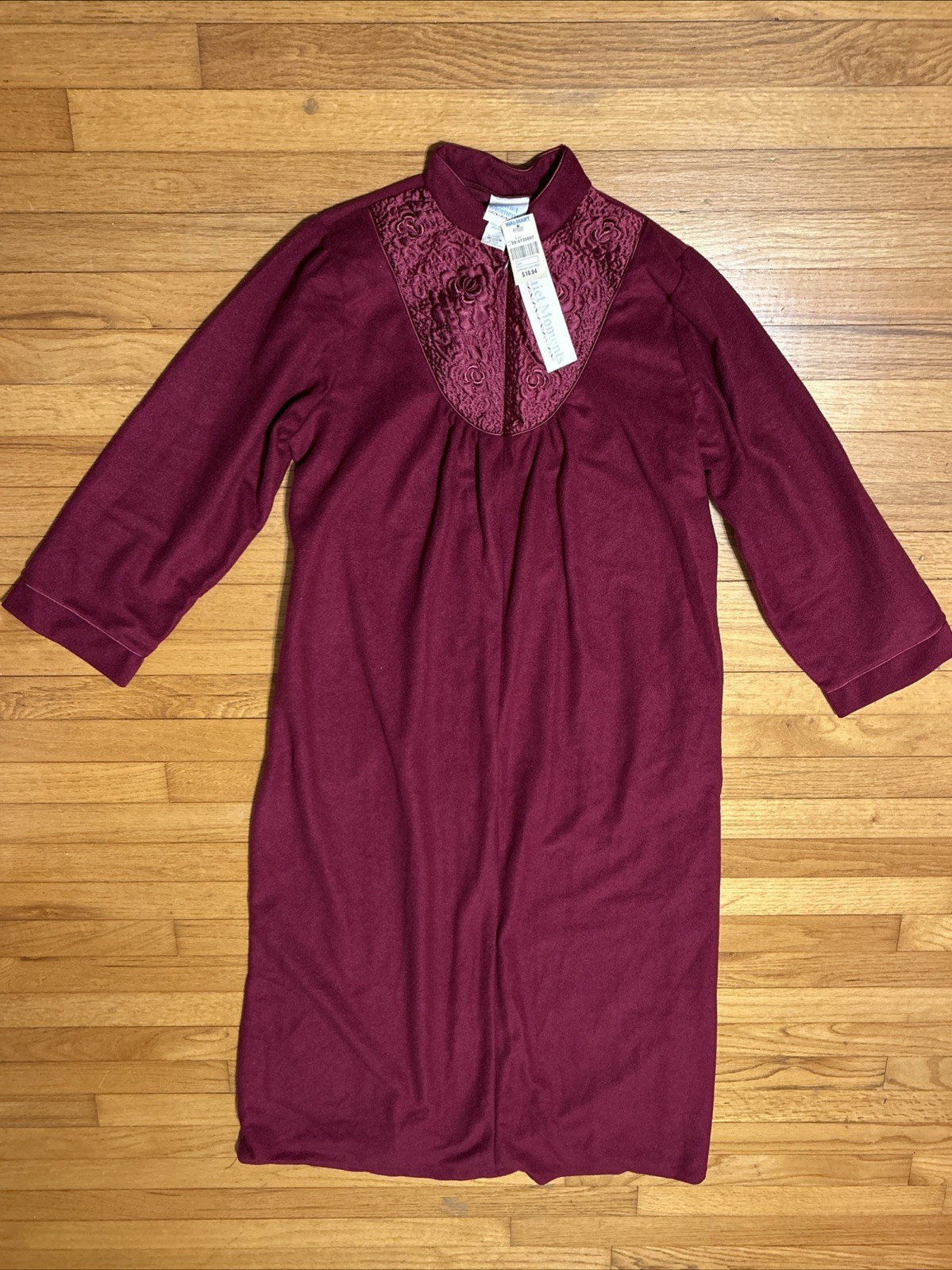 VTG NWT Quiet Moments Robe/House Coat Size Medium
