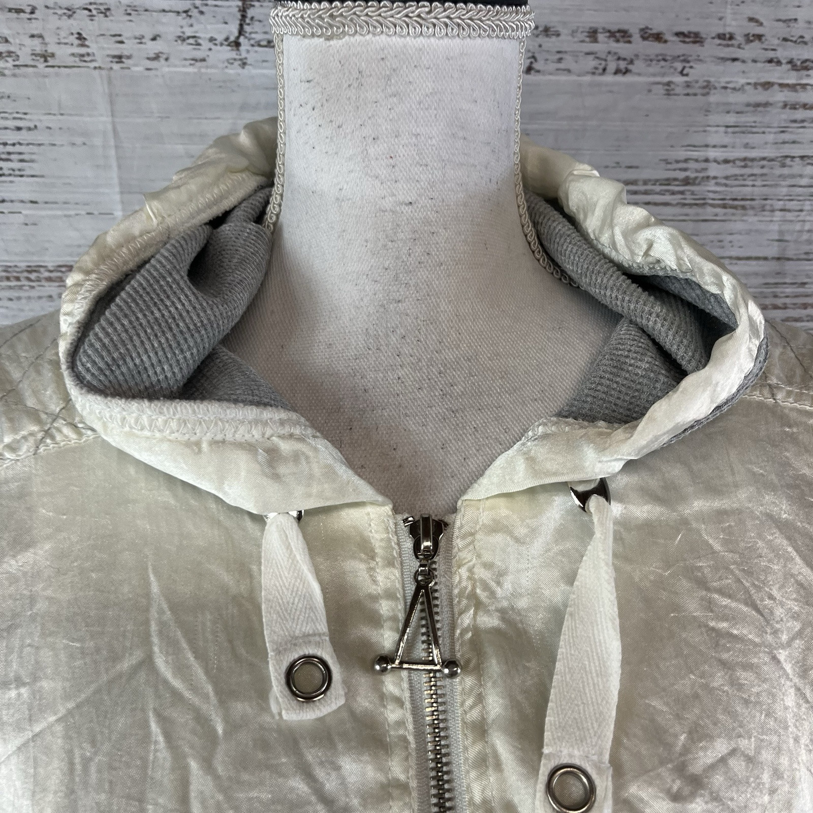 East West Windbreaker Ski Jacket Women’s size Large Puffy Gray Beige Vintage