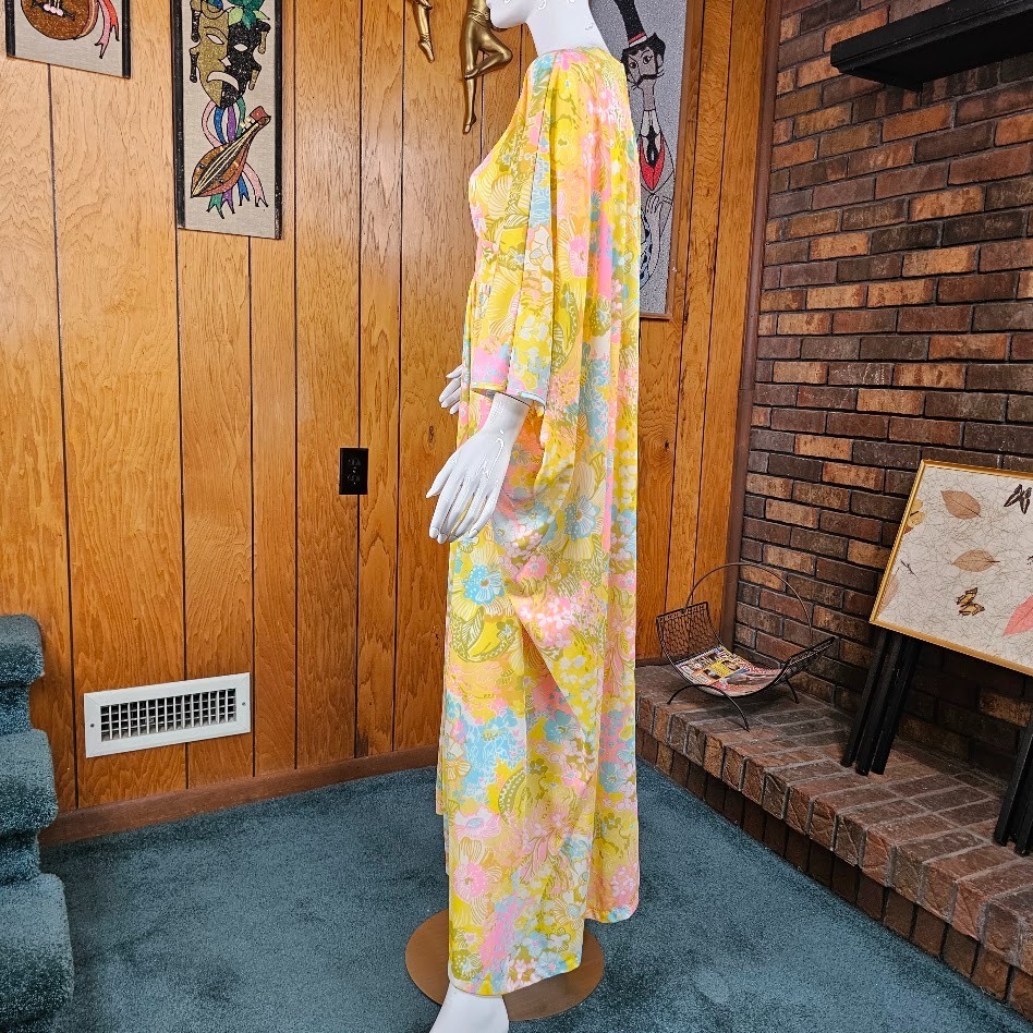 Vtg 60s Psychedelic Cape Sleeve Caftan Mod Hippie Hostess Goddess Gown Dress OS