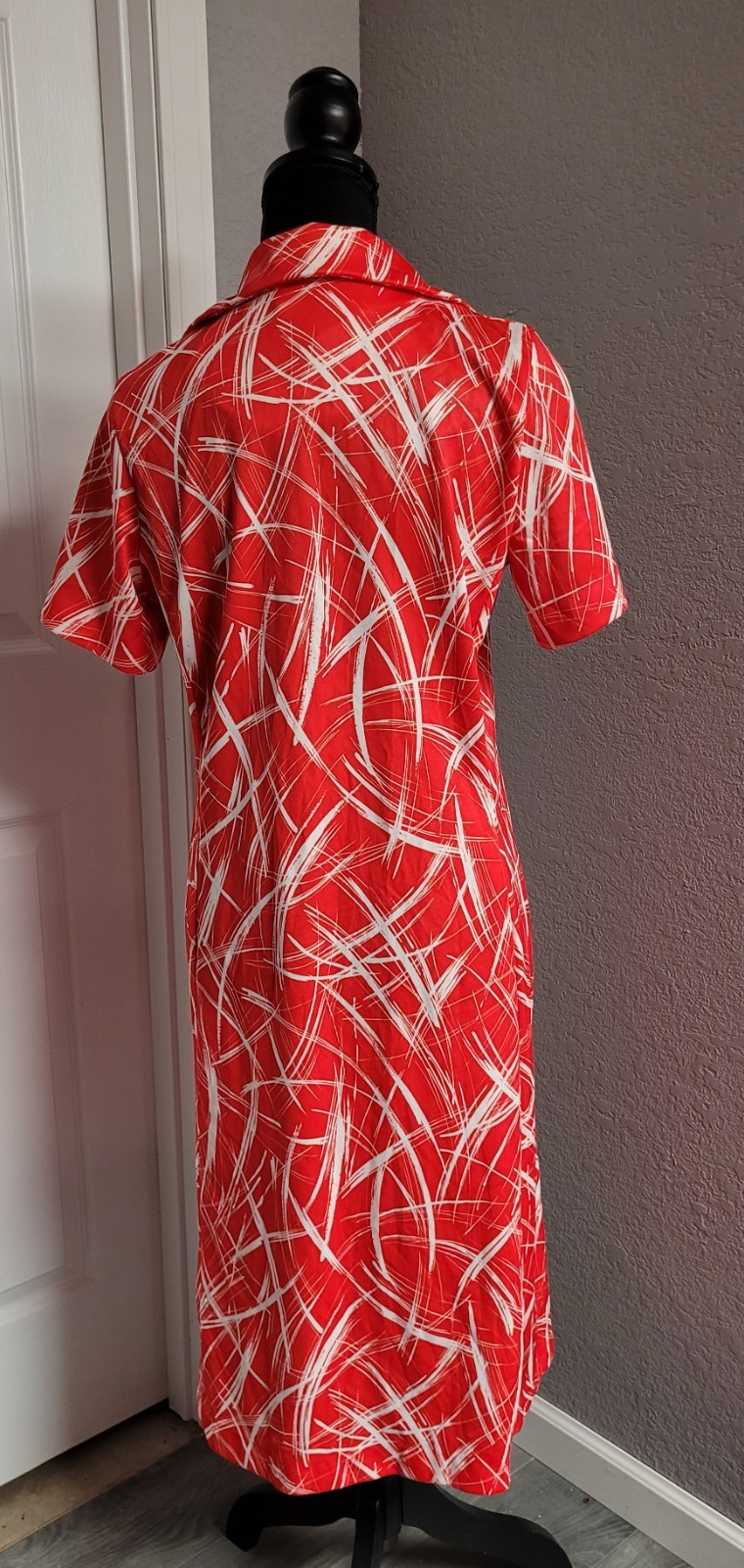 Vintage Red and White Abstract Print Zipper-front Midi Dress Women’s Size 14 1/2