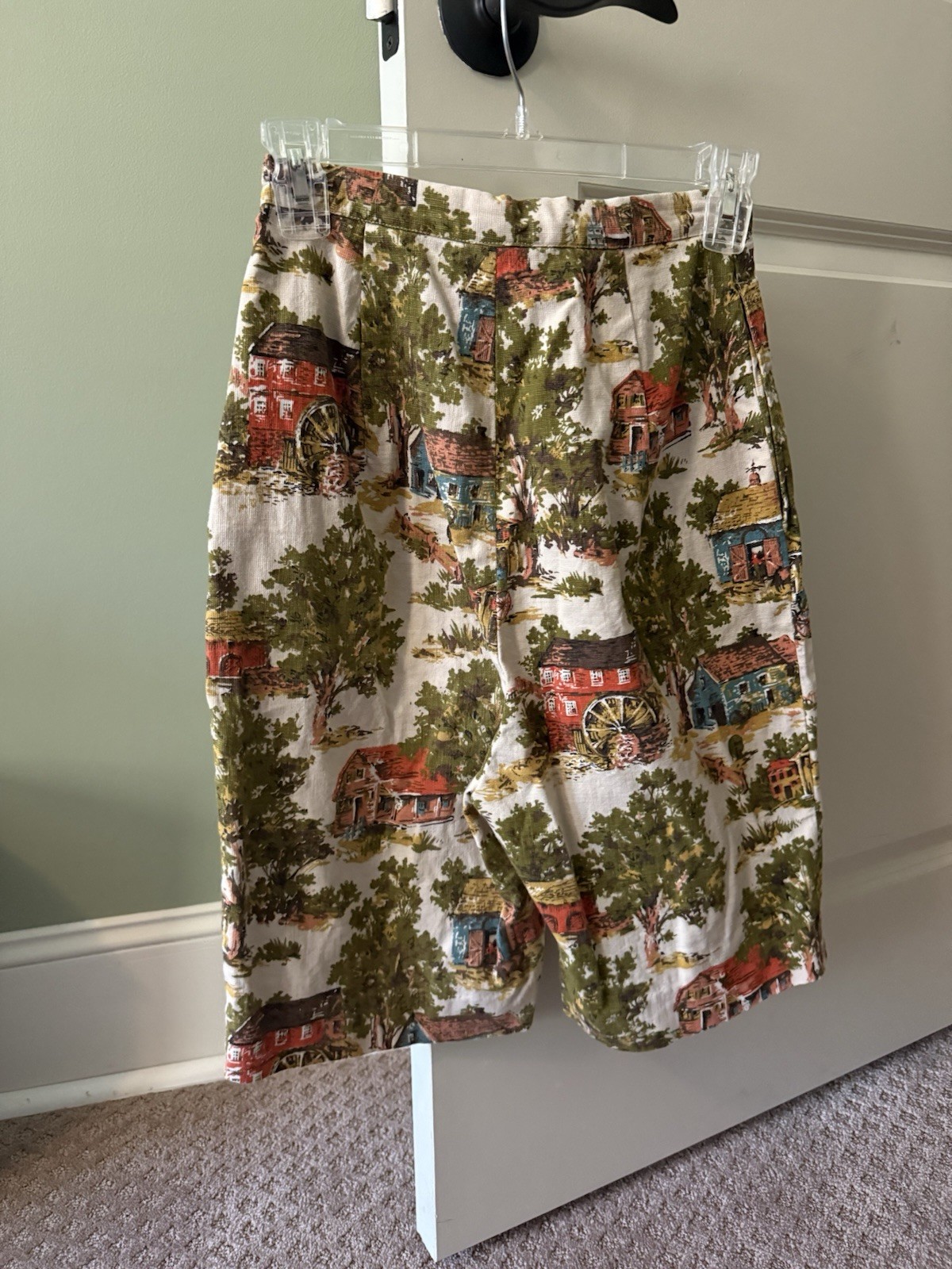 vintage shorts scenic print, featuring a label that reads “Stren by the sea.”