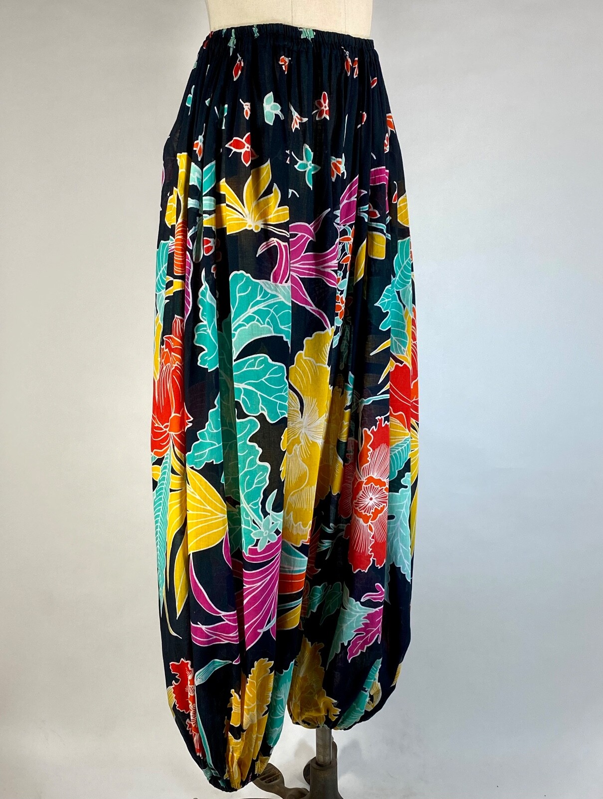 Vintage 1950’s lt wt cotton jungle print harem pants MOLLIE PARNIS / LIZ ARDEN L