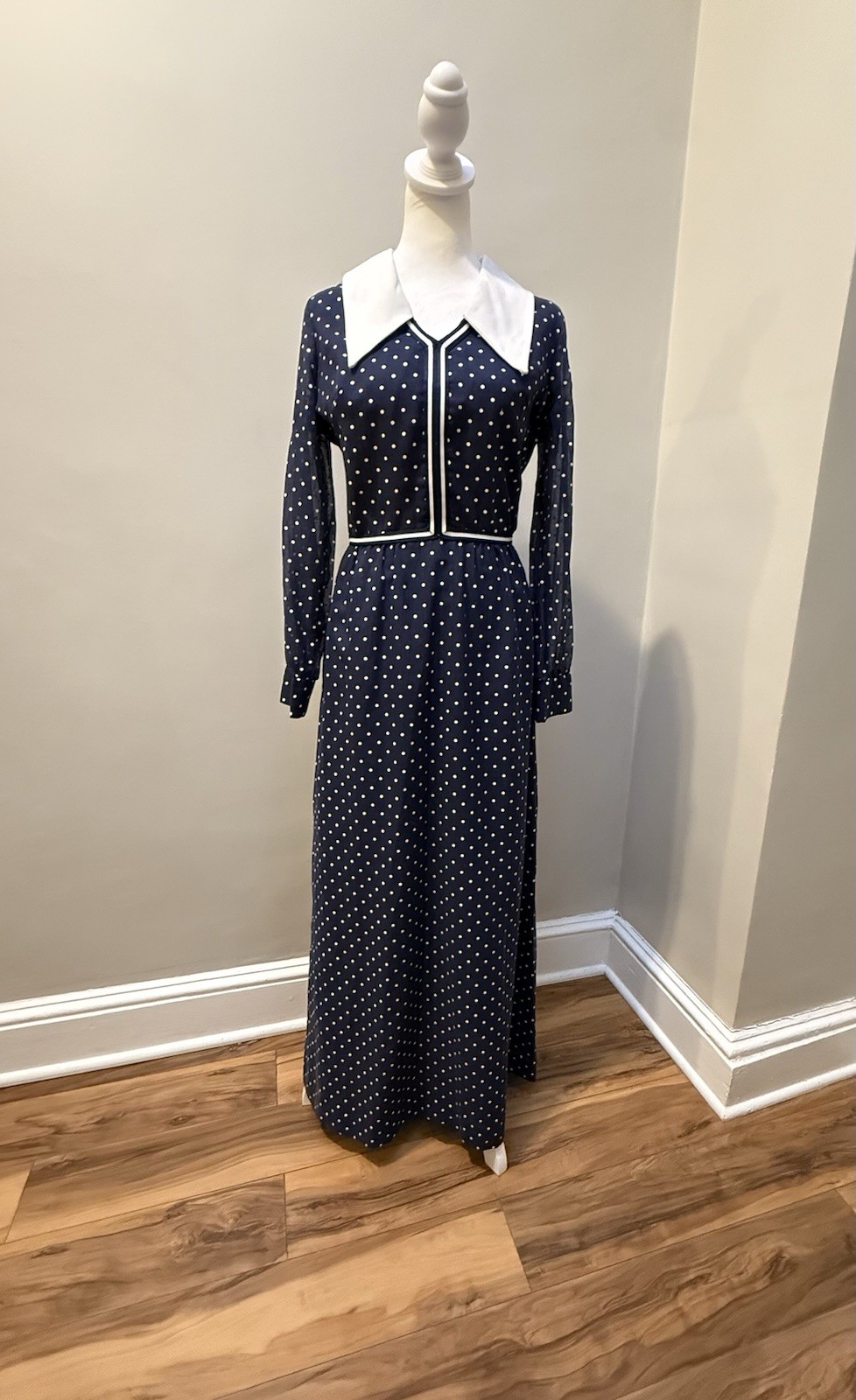 VTG 70s Maxi Dress Polkadot Dagger Collar Long Sleeve S 14H* 36x26x42 Curvy
