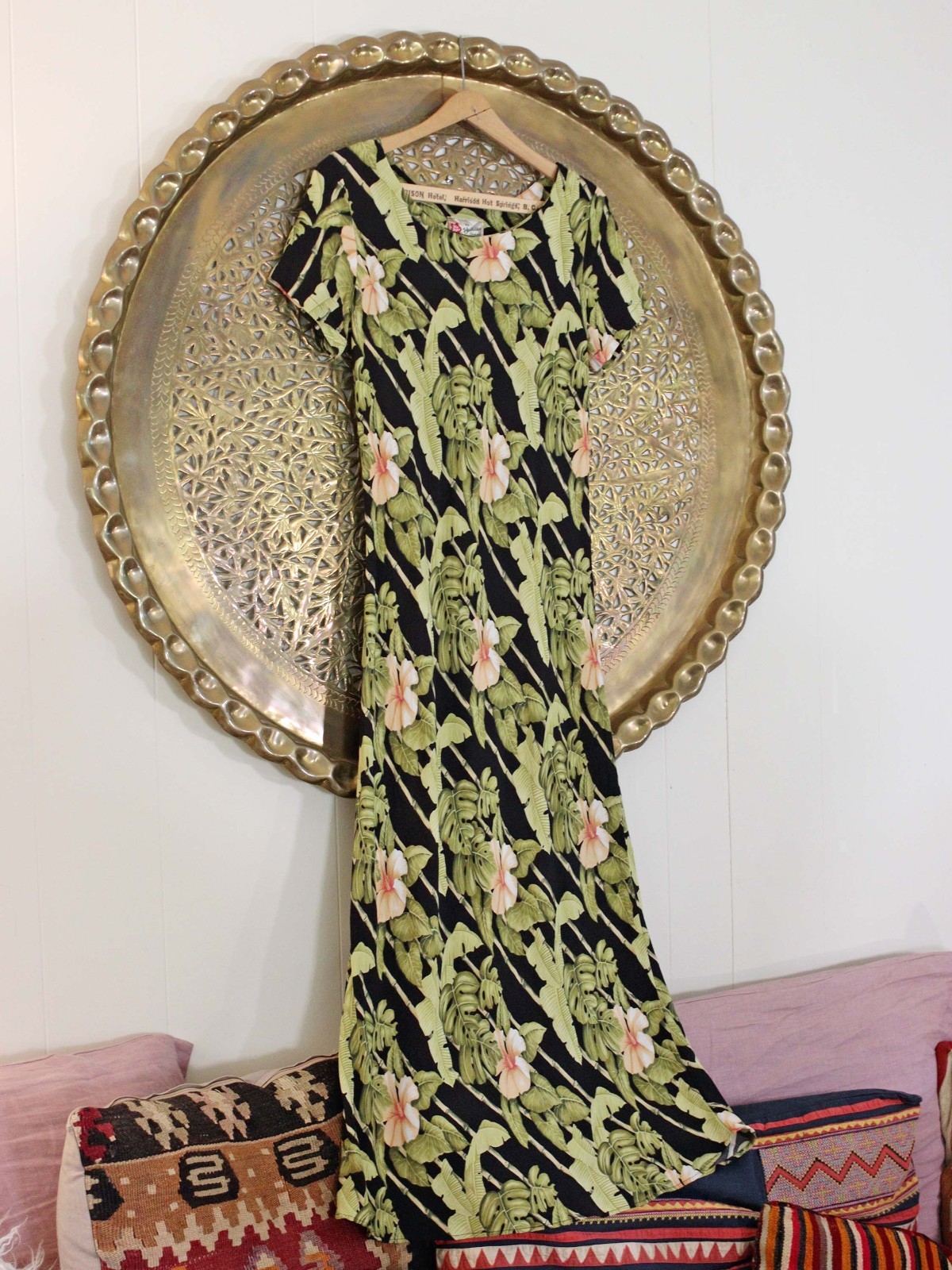 VTG 90s Hilo Hattie Bias Cut Scoop Neck Maxi Dress Hawaiian Hibiscus Banana Leaf